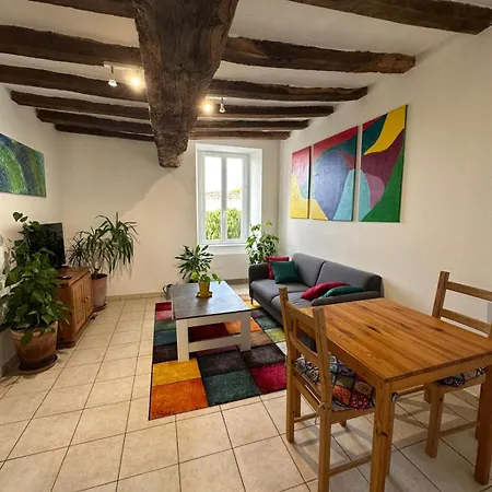 Iere Etage Parking Prive Avec Garage Moto Velo Apartman Doué-la-Fontaine
