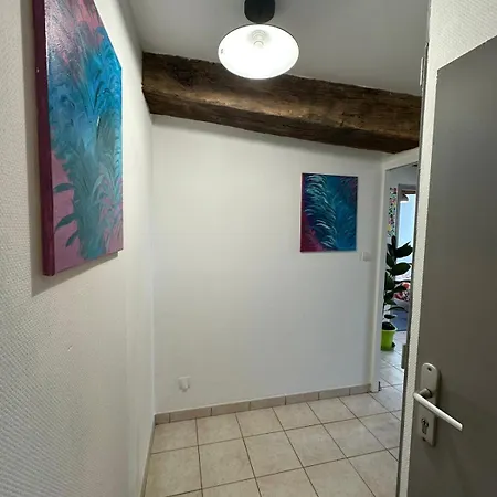 Apartman Iere Etage Parking Prive Avec Garage Moto Velo